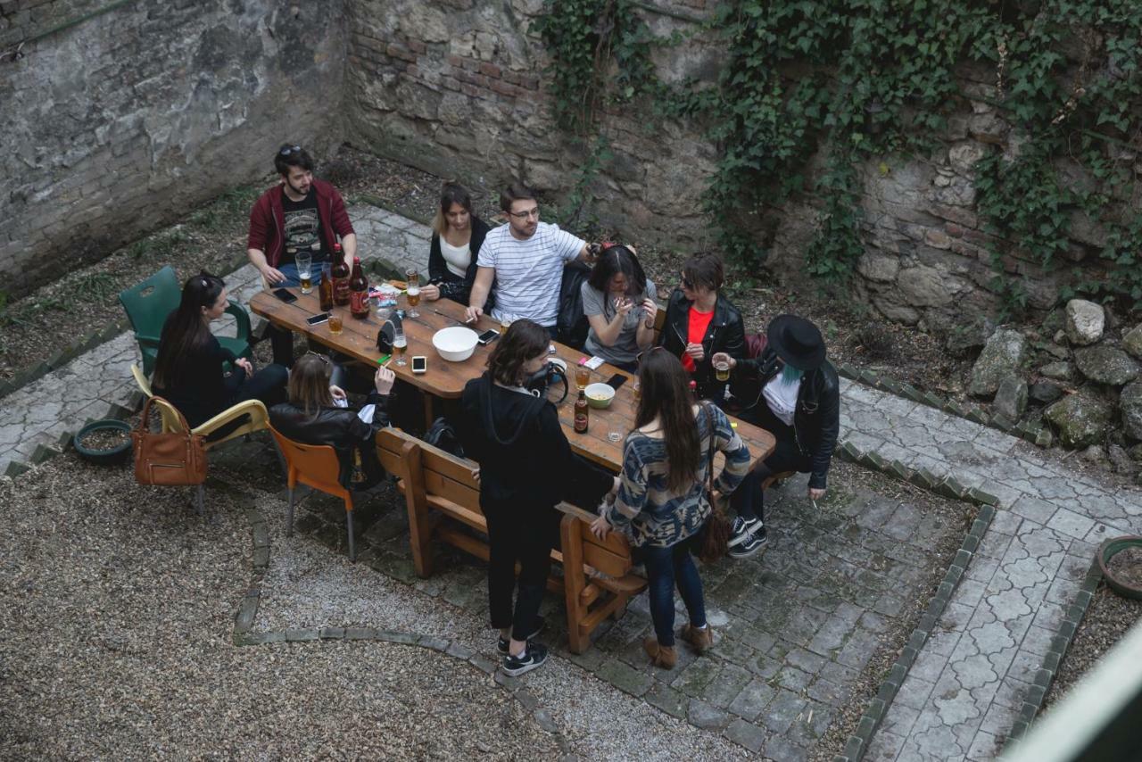 Reveller'S Hostel Dordegol Kültér fotó