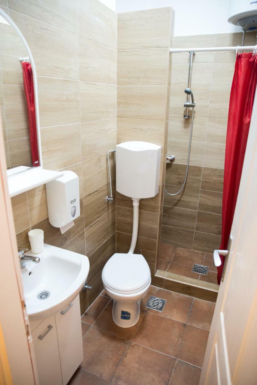 Reveller'S Hostel Dordegol Kültér fotó